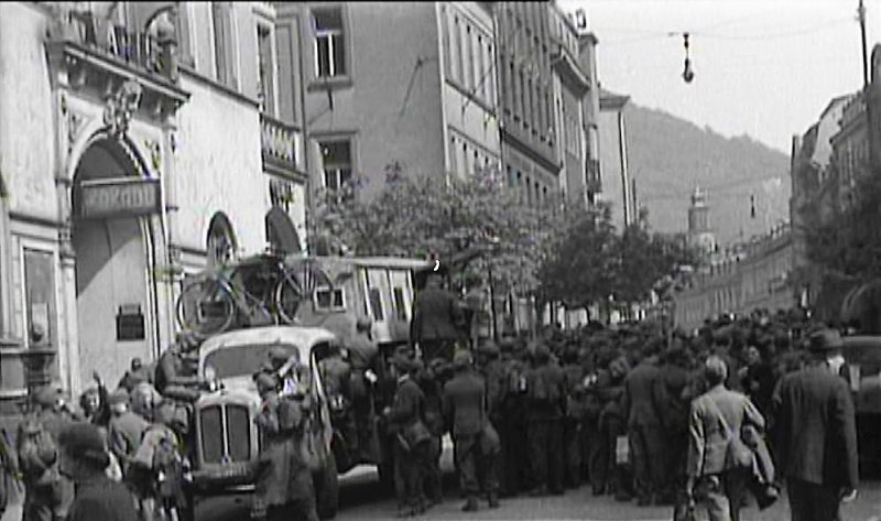 Poslední den války v Karlových Varech 9. května 1945
