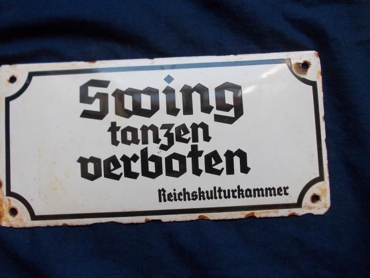 Starosta města zakázal 30. října 1938 tančit swing