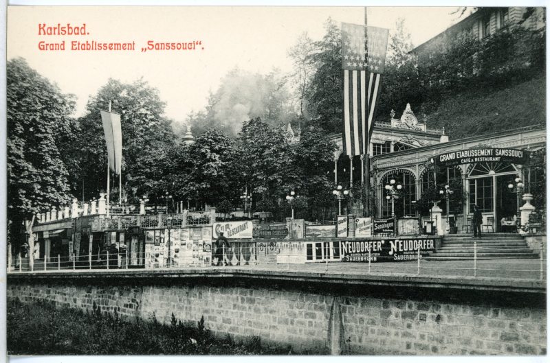 Pohlednice z roku 1910: Grand Etablissement Sanssouci, hotel a terasy, které z katastru města zmizely.
